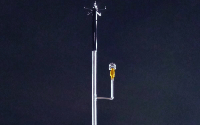 pemasangan penangkal petir di upn veteran jawa timur pemasangan penangkal petir di upn veteran jawa timur