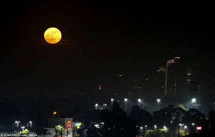 supermoon bluemoon di los angeles